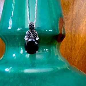 NWOT 925 STERLING BLACK SPINEL PENDANT W CHAIN